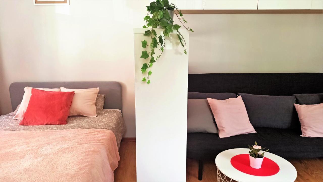 Apartament Malinowy Swietoduska 12 Lublin Exteriér fotografie